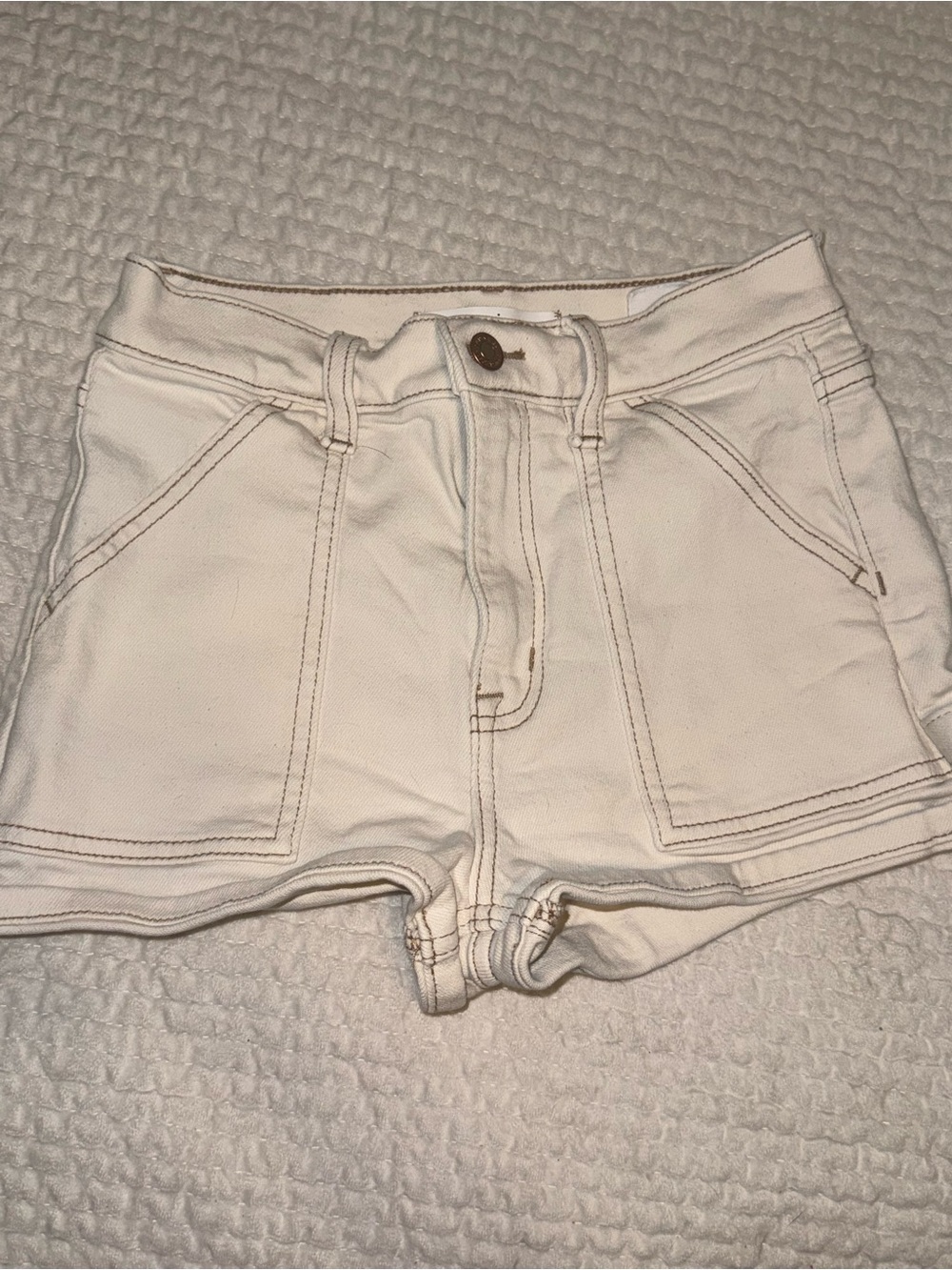 eunina Cream High-Waist Patch Pocket Jean Shorts